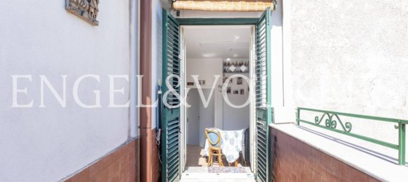 2 Schlafzimmer Penthouse in Naples, Italy, Nr. 68784 8