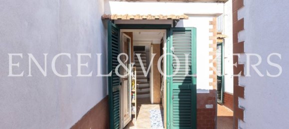 2 Schlafzimmer Penthouse in Naples, Italy, Nr. 68784 9