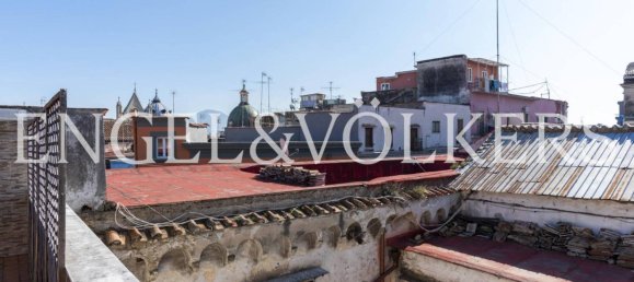 2 Schlafzimmer Penthouse in Naples, Italy, Nr. 68784 20