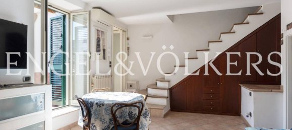 2 Schlafzimmer Penthouse in Naples, Italy, Nr. 68784 5