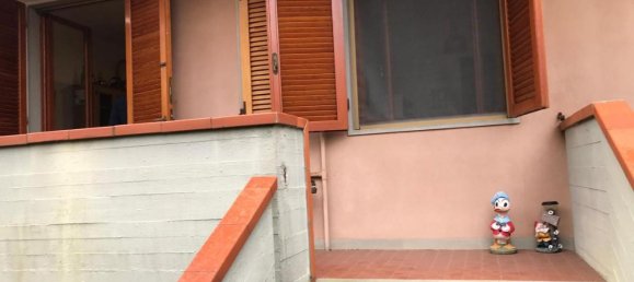 3 rooms Apartment in Massa, Italy No. 70444 3