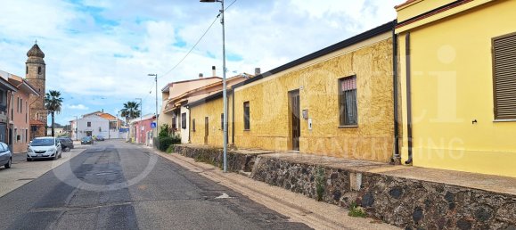 Дом с 4 спальнями в Ористано, Италия № 171439 2