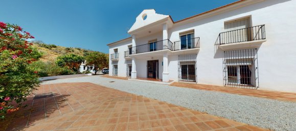 7 bedrooms House in Malaga, Spain No. 180954 2