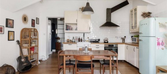 2 bedrooms Apartment in London, United Kingdom No. 3560 2