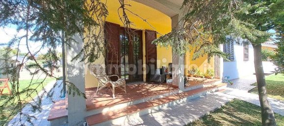 5 bedrooms Villa in Pisa, Italy No. 221643 24
