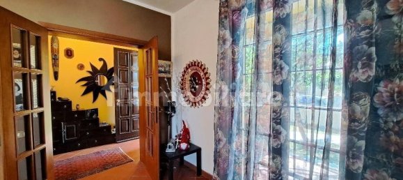 5 bedrooms Villa in Pisa, Italy No. 221643 7