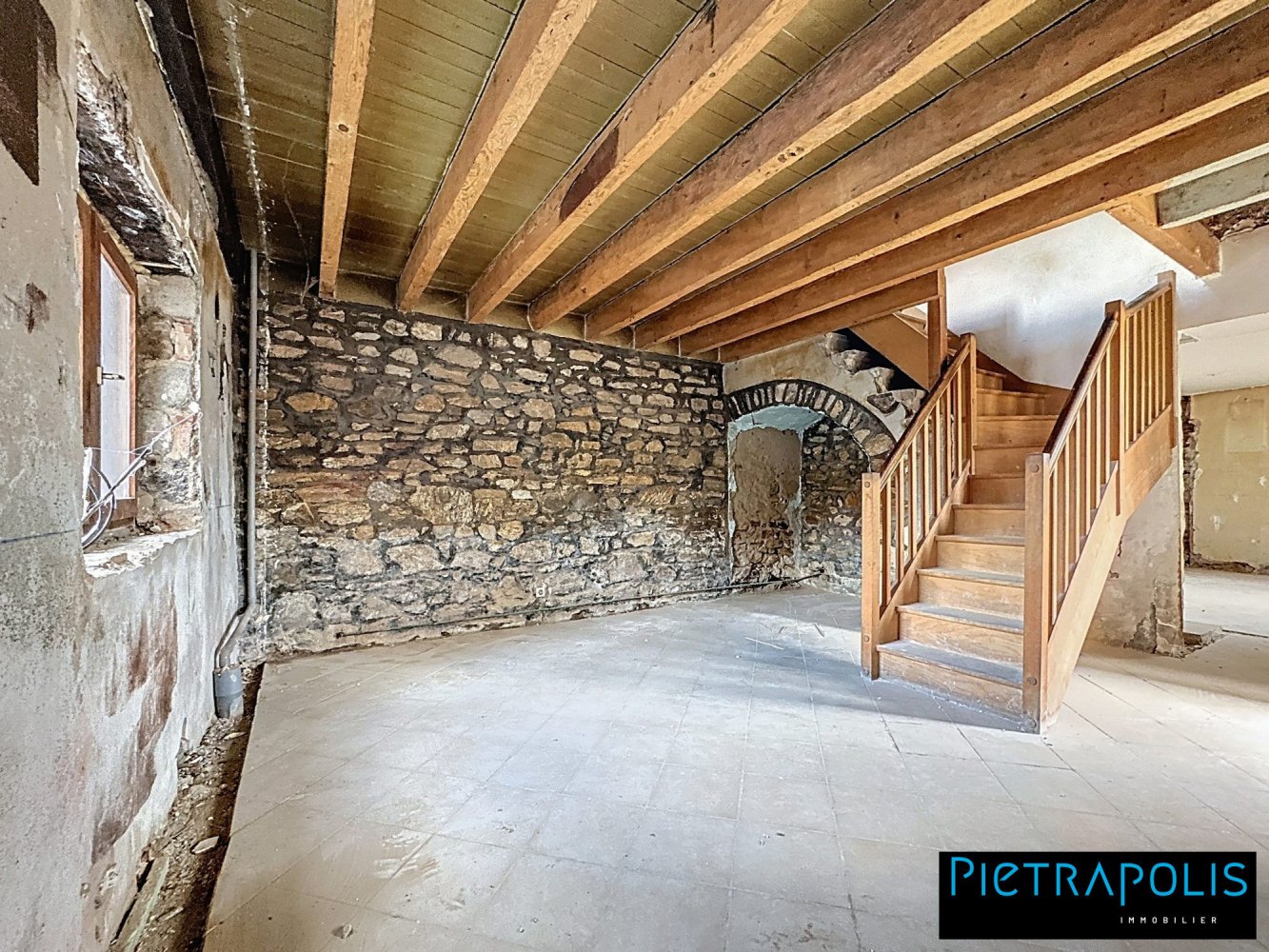 3-salle Maison de ville à Saint-Laurent-d'Agny, France No. 330182