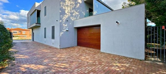 4 bedrooms House in Figueres, Spain No. 86550 32