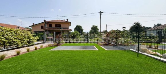 3 bedrooms House in Lambrugo, Italy No. 264590 16