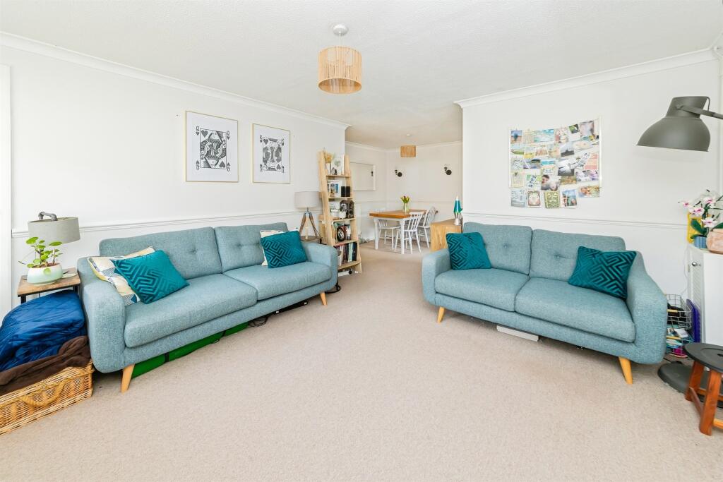 1 bedroom Maisonette in Crawley, United Kingdom No. 6299