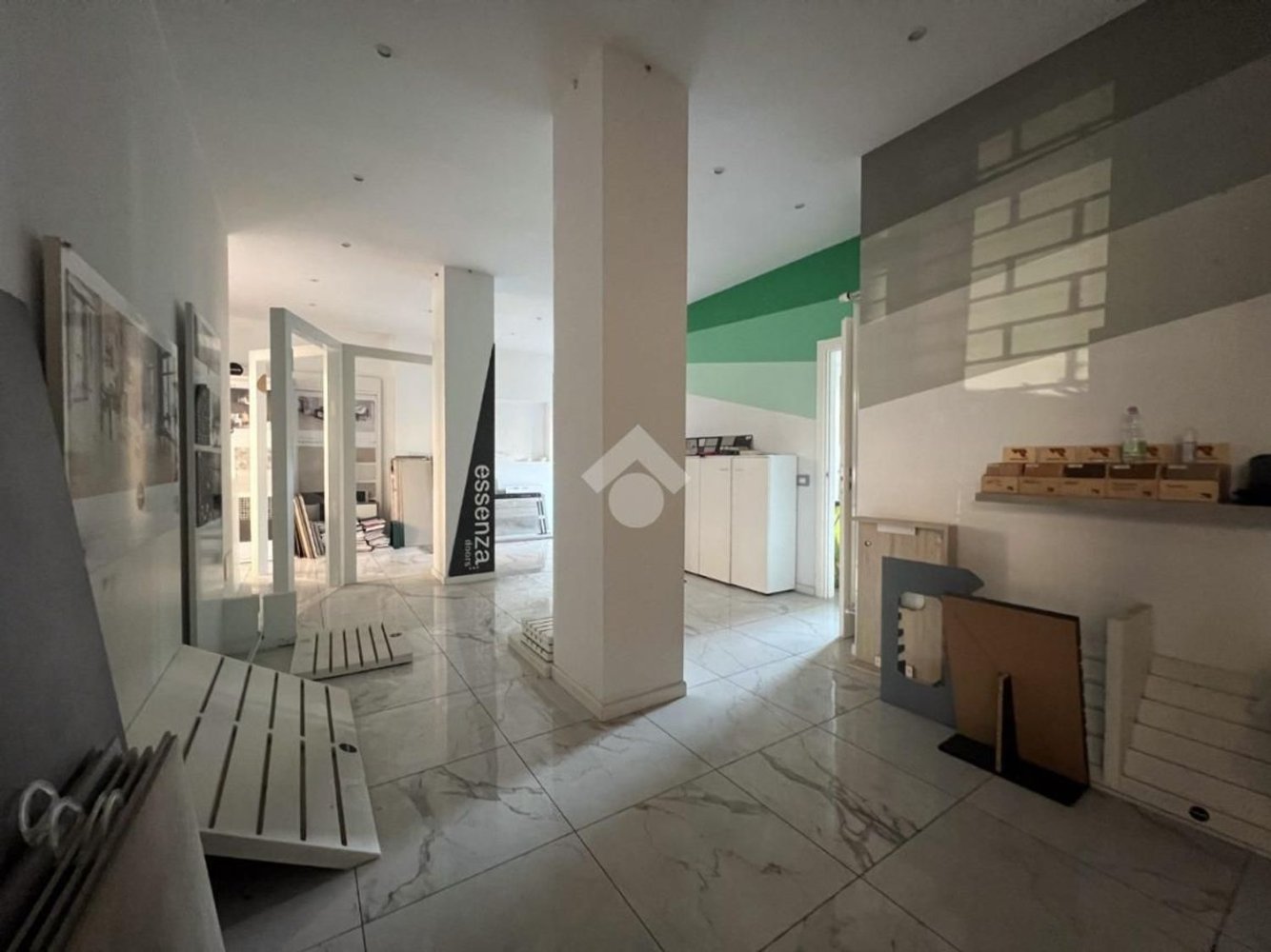 Propiedad comercial en Seveso, Italy 58 m² No. 232546