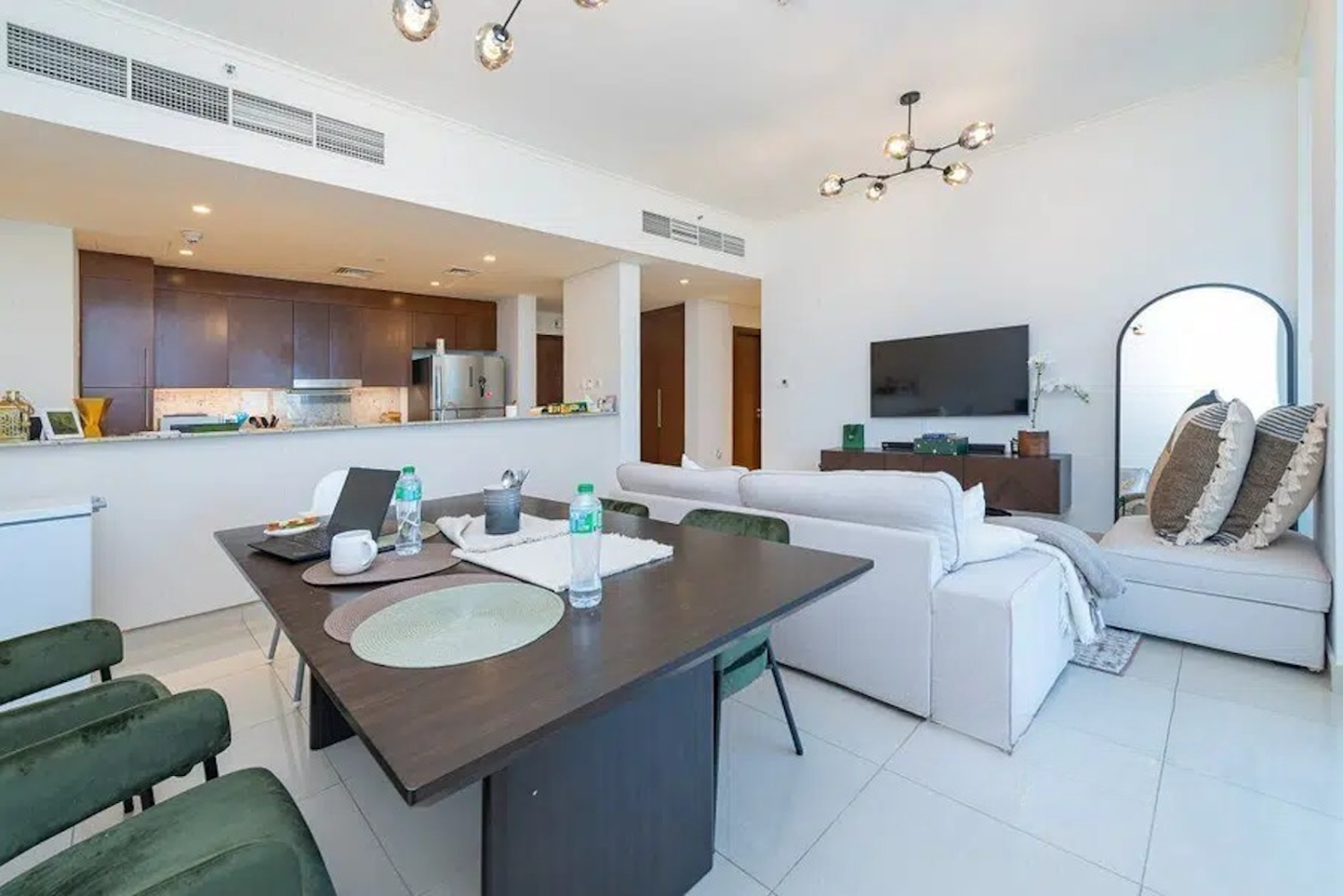 2 bedrooms Apartment in Dubai, UAE No. 21028