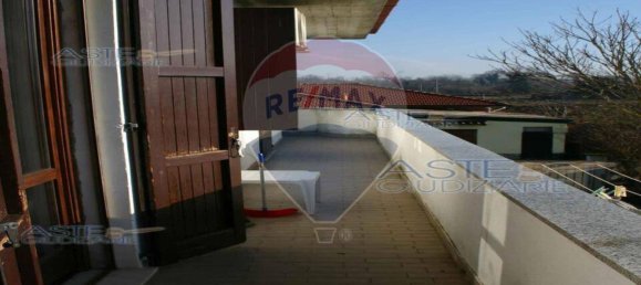 2 bedrooms Apartment in Vigevano, Italy No. 356145 3