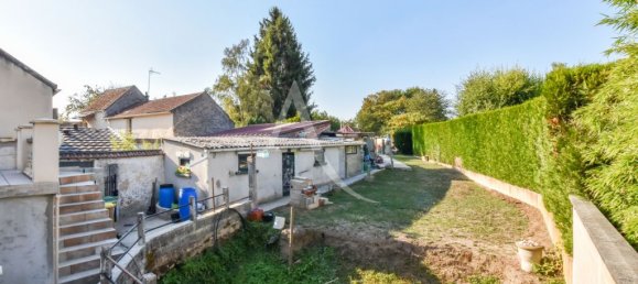 Casa de 3 dormitorios en Chaumes-en-Brie, France No. 189030 2