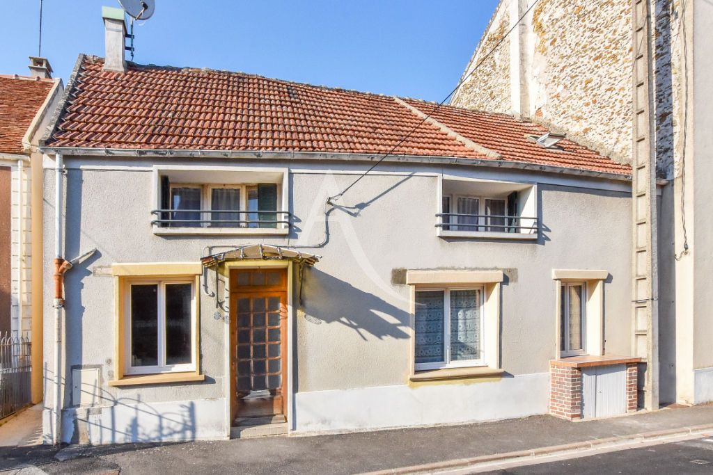 Casa de 3 dormitorios en Chaumes-en-Brie, France No. 189030