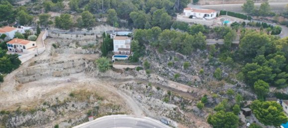  قطعة أرض في Calpe, Spain 6015متر مربع رقم 784 5