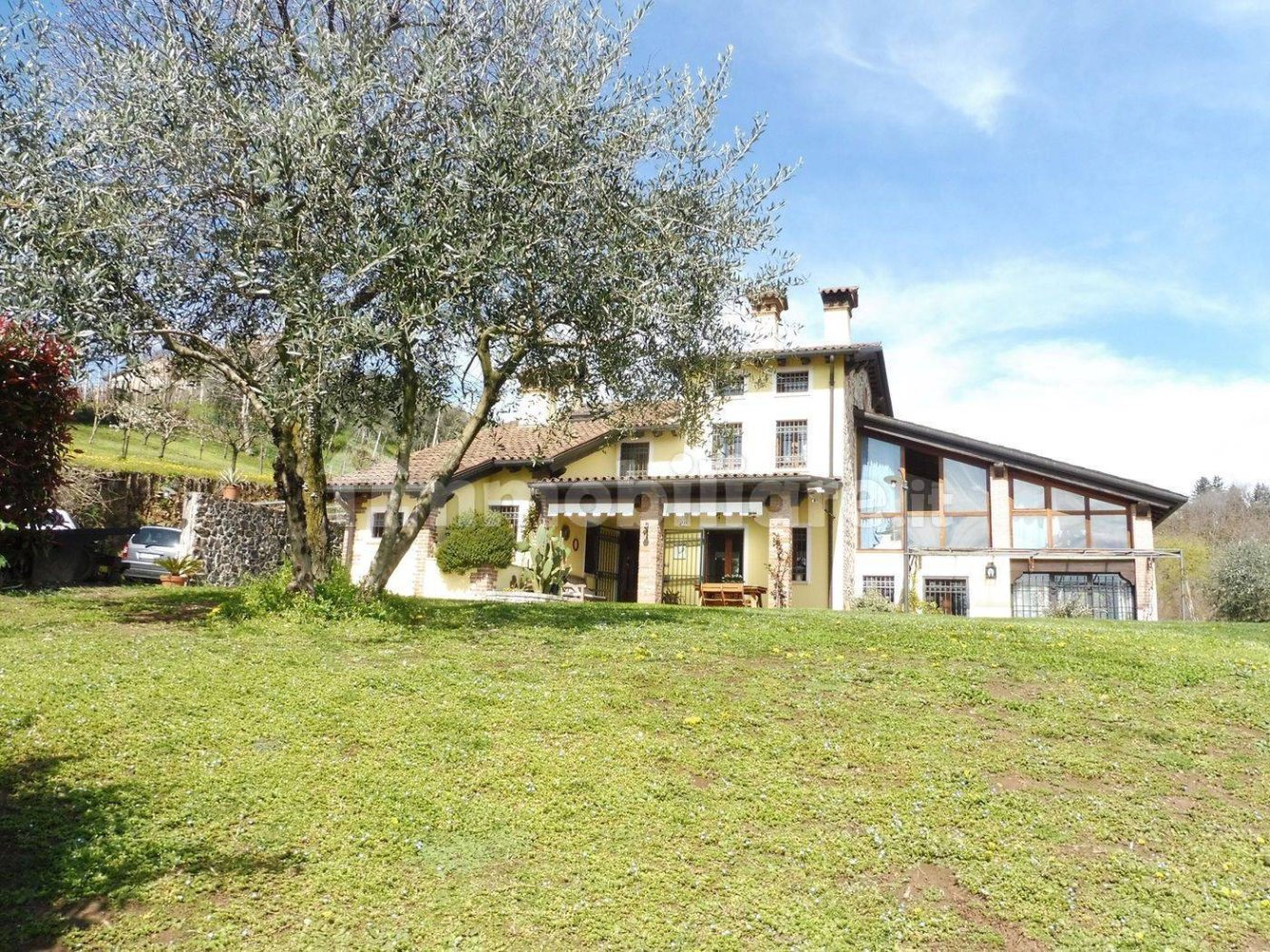 4 bedrooms Villa in Breganze, Italy No. 341649