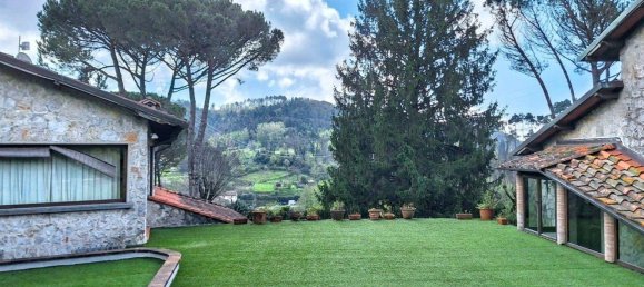 3 bedrooms Villa in Camaiore, Italy No. 261756 5