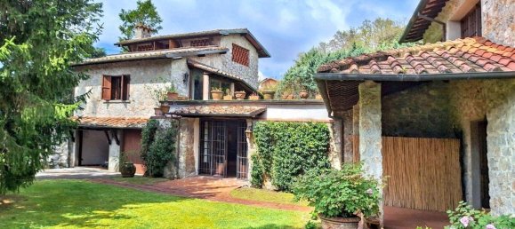 3 bedrooms Villa in Camaiore, Italy No. 261756 2