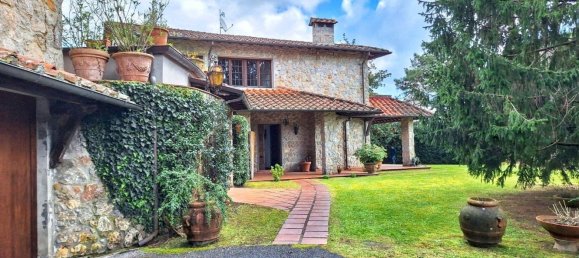 3 bedrooms Villa in Camaiore, Italy No. 261756 7