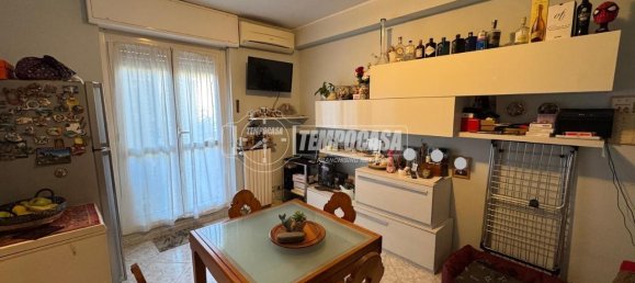 Apartamento de 3 habitaciónes en Baranzate, Italy No. 6017 2