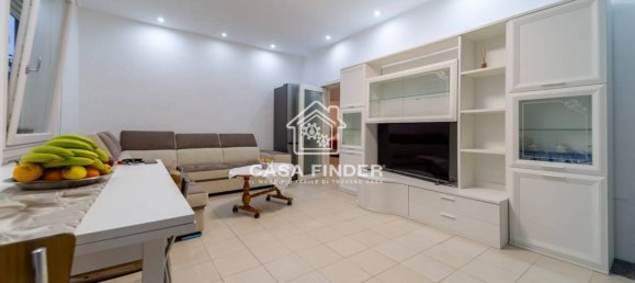 3 bedrooms Apartment in Parma, Italy No. 265856 2