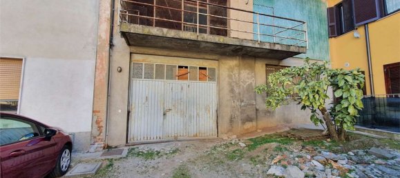 3-Zimmer Haus in Fenegrò, Italy, Nr. 112271 2