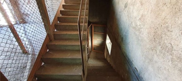 3-Zimmer Haus in Fenegrò, Italy, Nr. 112271 9