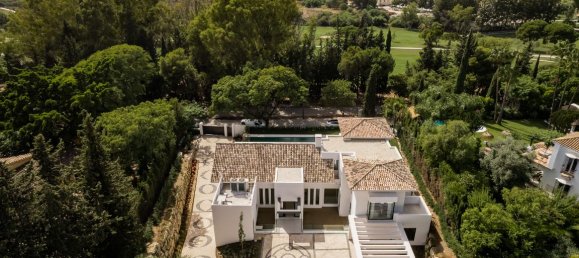5 bedrooms Villa in Estepona, Spain No. 33379 52
