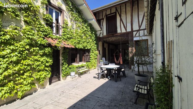 Casa de 4 dormitorios en Saint-Amand-sur-Fion, France No. 314160