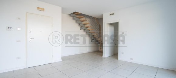 7 rooms Penthouse in Vigonza, Italy No. 12858 2