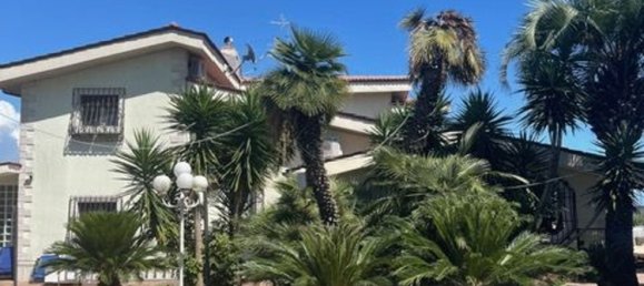 Вилла с 10 комнатами в Неттуно, Италия № 50151 44