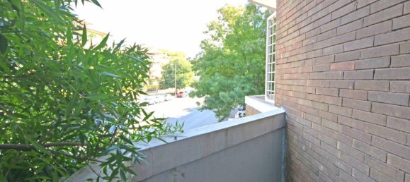 4 rooms Apartment in Rome, Italy No. 177334 8