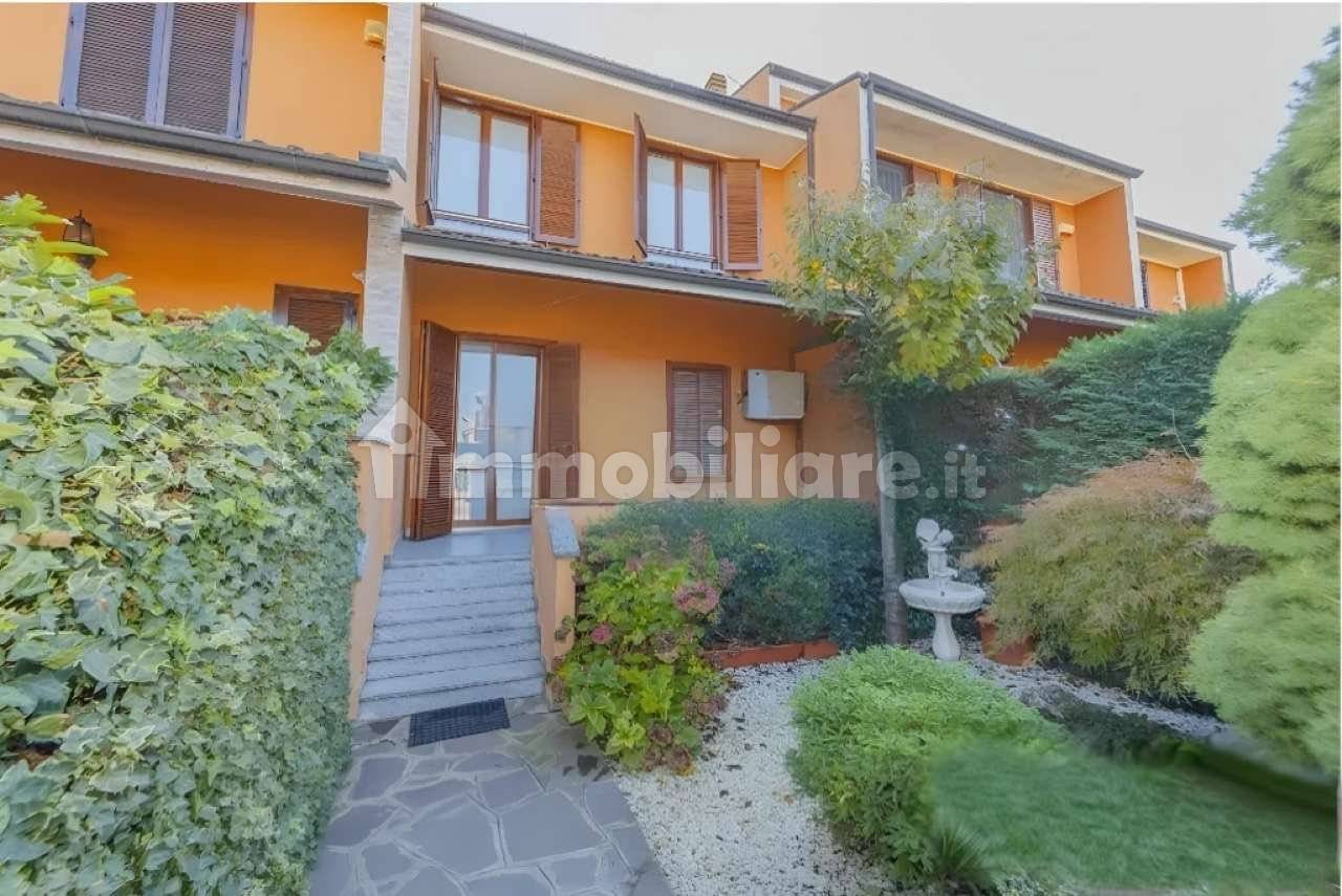 2 bedrooms Villa in Noviglio, Italy No. 355112