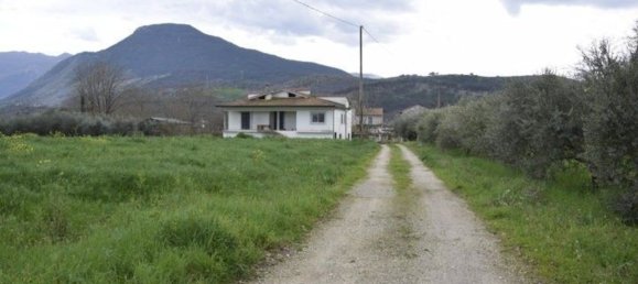 Дом с 10 комнатами в Понтекорво, Италия № 161578 7