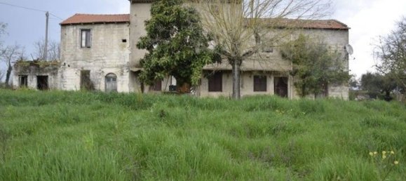 Дом с 10 комнатами в Понтекорво, Италия № 161578 2