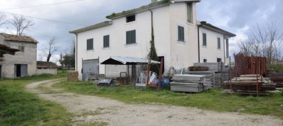 Дом с 10 комнатами в Понтекорво, Италия № 161578 5