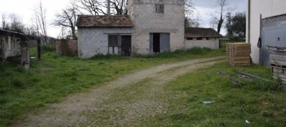 Дом с 10 комнатами в Понтекорво, Италия № 161578 18