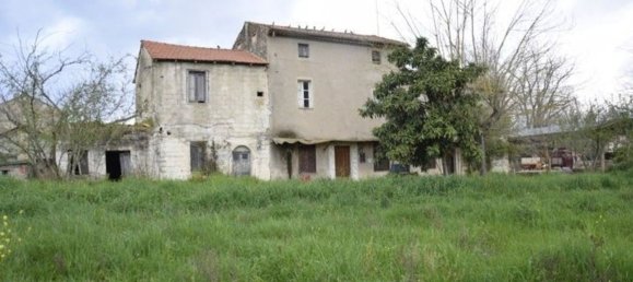 Дом с 10 комнатами в Понтекорво, Италия № 161578 16