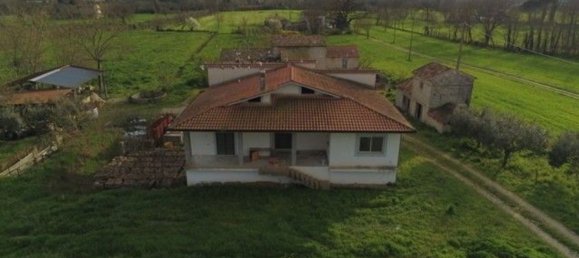 Дом с 10 комнатами в Понтекорво, Италия № 161578 10