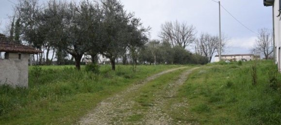 Дом с 10 комнатами в Понтекорво, Италия № 161578 19