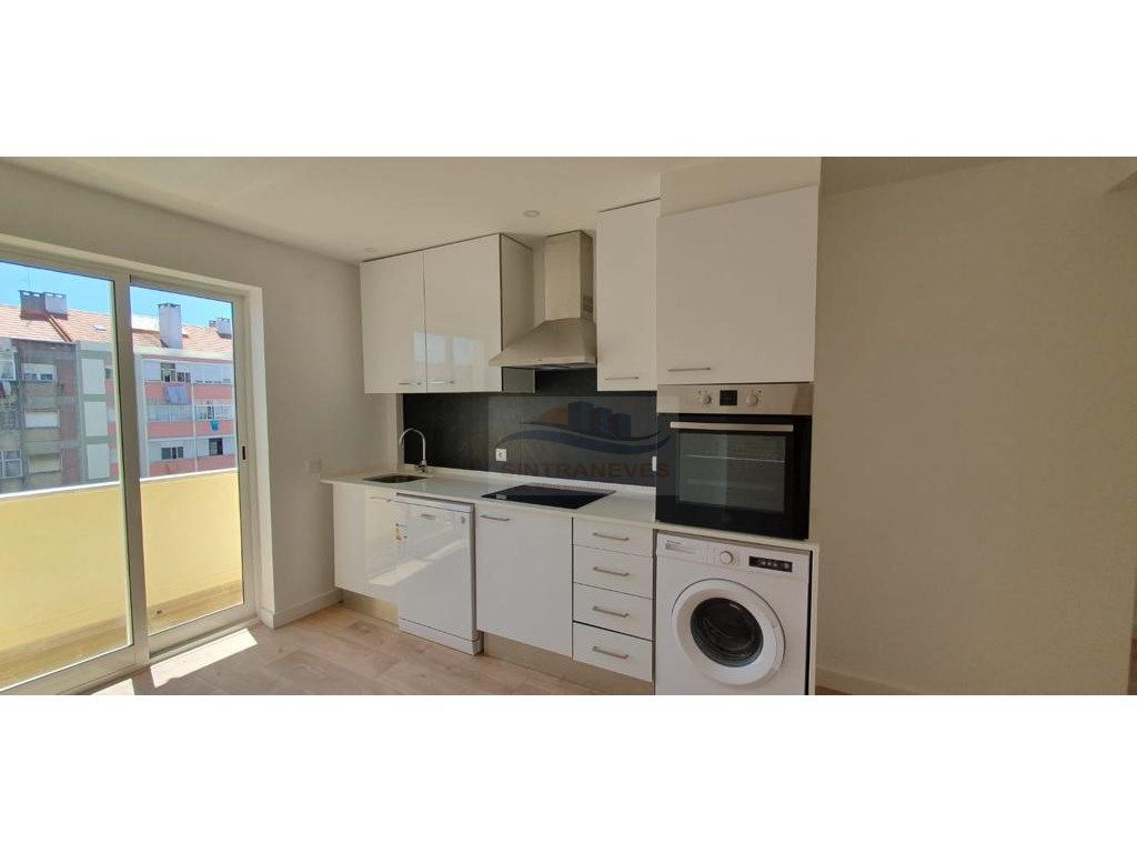 2 bedrooms Apartment in Amadora, Portugal No. 147822