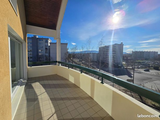 2 غرف نوم منزل ذو طابقين في Ferney-Voltaire, France رقم 312709