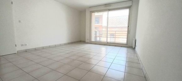 2 bedrooms Apartment in Douai, France No. 159623 3