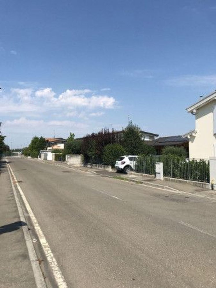 220m² Land in Parma, Italy No. 166500