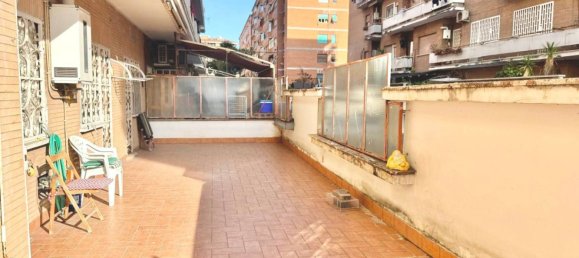 Apartamento de 3 dormitorios en Rome, Italy No. 186200 3