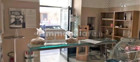 Imóvel comercial de 3 divisões em Gioia del Colle, Italy N.º 74388 7