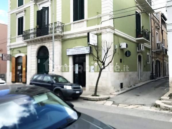 Imóvel comercial de 3 divisões em Gioia del Colle, Italy N.º 74388