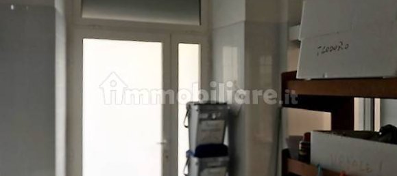 Imóvel comercial de 3 divisões em Gioia del Colle, Italy N.º 74388 10