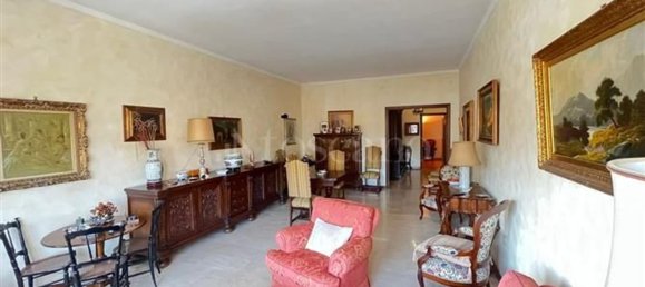 5 rooms Apartment in Rome, Italy No. 161109 7